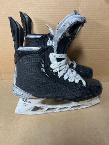Wheeling Nailers 2021 Bauer Vapor Hyperlite Hockey Skates Pro Stock 8.5 (Used)