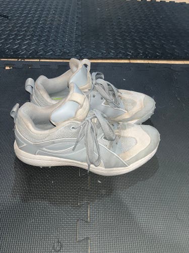 Gray Men's Size M 11.0 (W 12.0) Adult Under Armour Yard Turf Low Top Turf Cleats (Used)