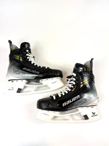 Bauer Vapor Hyperlite 2 Hockey Skates Regular Width Pro Stock 8.5 (Used)