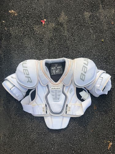 Men's Medium Senior Bauer Nexus 1000 Shoulder Pads (Used)