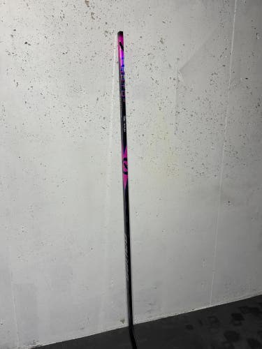 Senior Bauer Proto2 Right Hand Hockey Stick P28 70 Flex Pro Stock - Pink (New)
