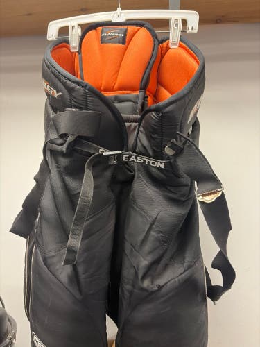 Senior Large Easton Synergy 300 Hockey Pants (Used)