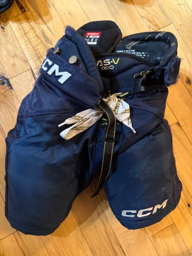 Junior Medium CCM AS-V Pro Hockey Pants (Used)