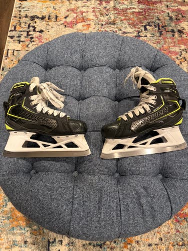 2021 Bauer GSX Hockey Goalie Skates Regular Width Size 2.5 (Used)