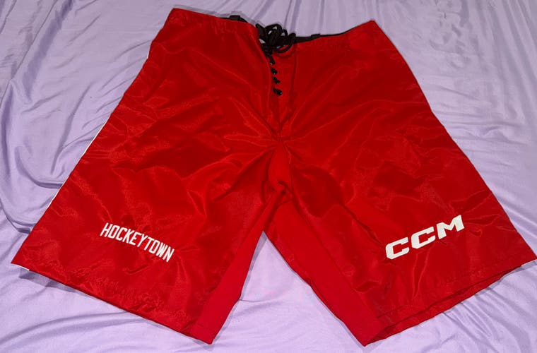 NEW Detroit Red Wings Senior LARGE CCM Hockey COVER UPS (Pro Stock)