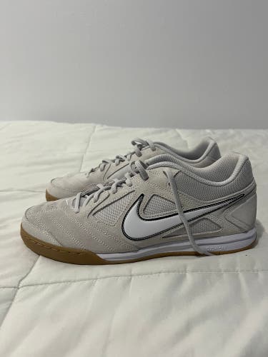 White Unisex Size M 10.5 (W 11.5) Nike StreetGato or Gato Indoor Cleats (New)