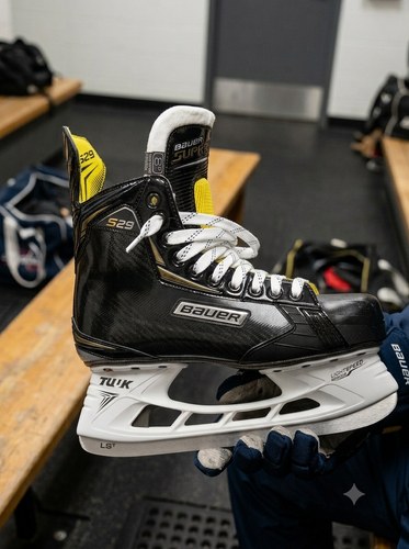 Black/Yellow Bauer Supreme S29 Hockey Skates Regular Width 9 (New)