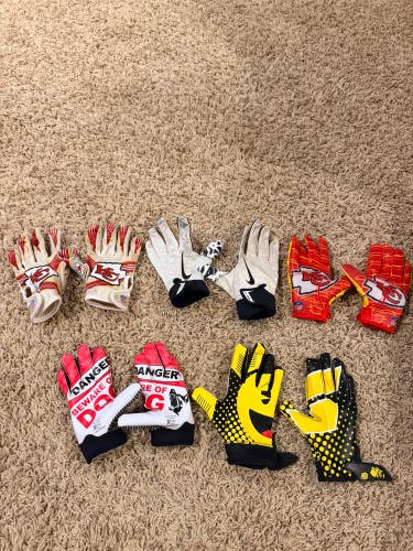 XS Youth Battle Gloves (Used)