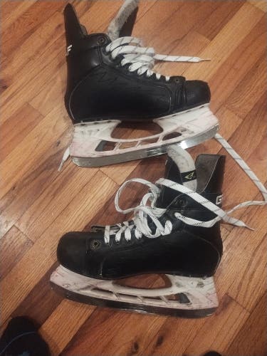 Senior 8.5 Black Graf Supra 703 Hockey Skates Regular Width 8.5 (Used)