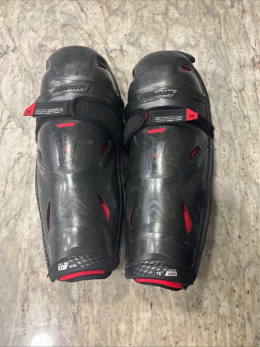 Intermediate Bauer Vapor 3X Pro 13" Shin Pads (Used)