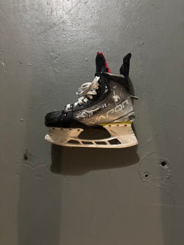 2021 Bauer Vapor Hyperlite Hockey Skates 6 (Used)