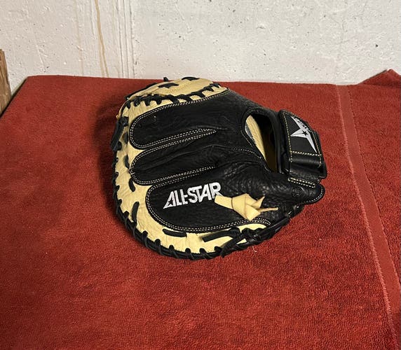 All Star CM3031 RHT Catcher's Mitt 33.5"