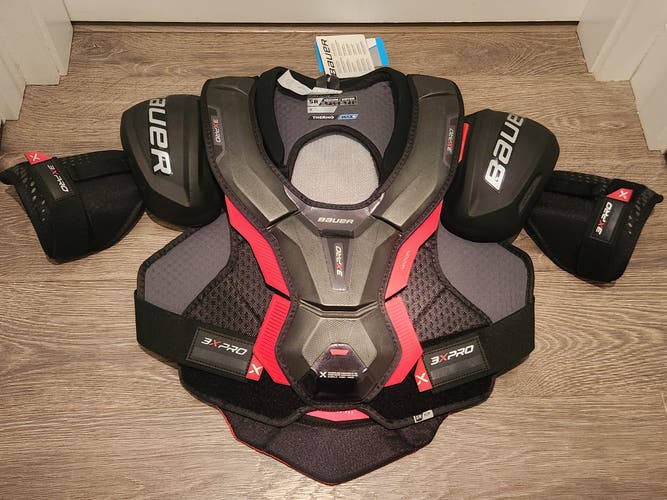 NEW with taga Senior Medium Bauer Vapor 3X Pro Shoulder Pads