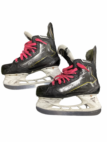 Used Bauer SUPREME Intermediate Hockey Skate Intermediate 4.5 11613-S000187477