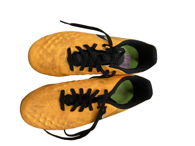 Used Nike Soccer Cleats Yellow Junior 04 11613-S000187448