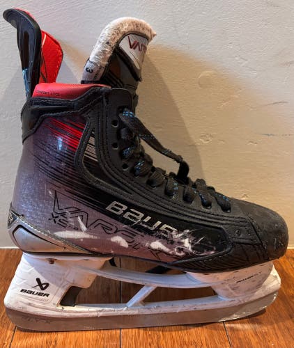 2023 Bauer Vapor X5 Pro Hockey Skates Regular Width Size 3 (Used)