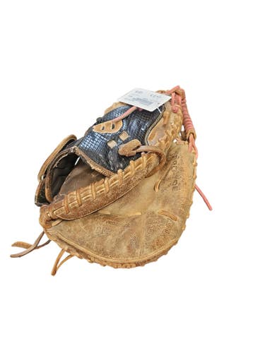 Used Wilson A2000 BB/SB Catchers RH Throw Brown 33" 11850-S000025432