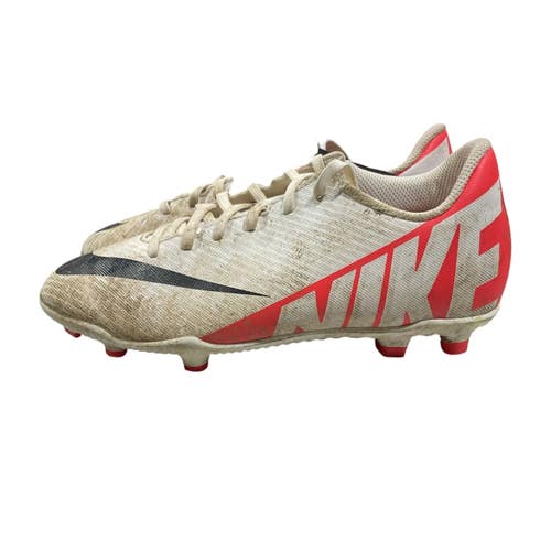 Used Nike Soccer Cleats White Junior 04 11847-S000037619