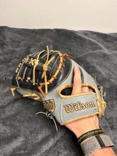 Wilson A2000 LH First Base Baseball Glove 12.5" (Used)