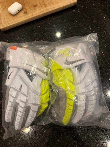 Nike Vapor Elite Lacrosse Gloves (New)
