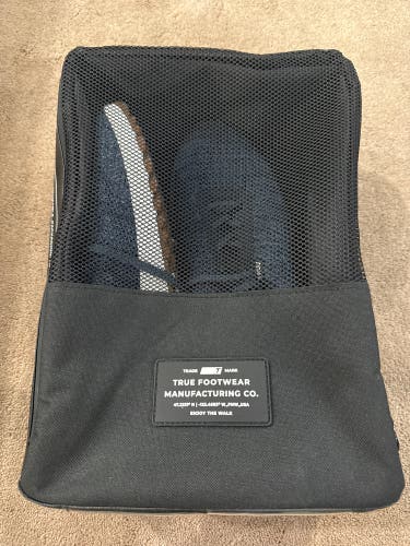 Men's Size M 11.0 (W 12.0) True Golf Shoes (Used)