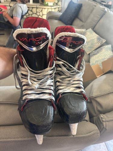 Black/White 2023 Bauer Vapor X4 Hockey Skates 9 (Used)