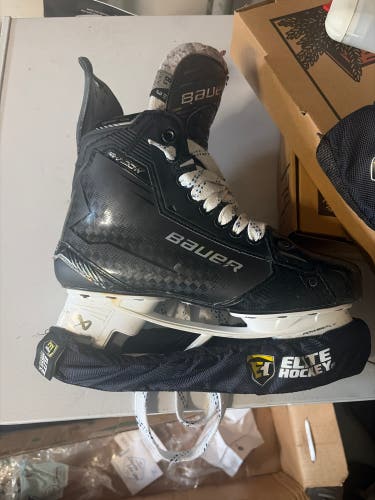 2024 Bauer Supreme Shadow Hockey Skates Wide Width 8.5 (Used)
