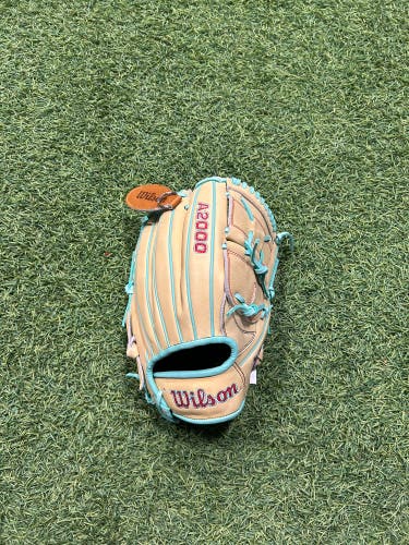 2025 Wilson A2000 B2 RH Baseball Glove 12" (New)