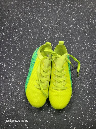 Used Dsg Soccer Cleats Yellow Junior 01 11849-S000042742
