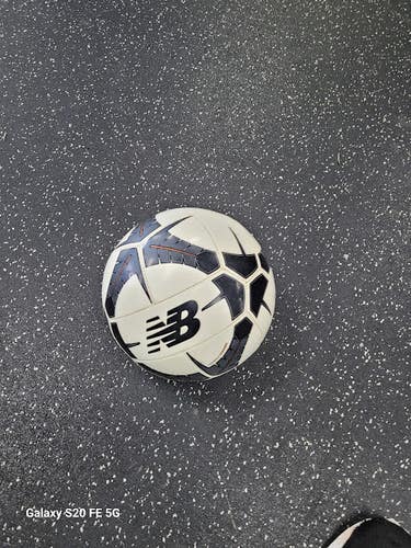 Used New Balance YOUTH BALL All Size Soccer Ball White 3 11849-S000042740