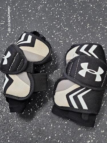 Used Under Armour YOUTH ARM GUARDS Lacrosse Arm Pads/Guards Black SM 11849-S000042734