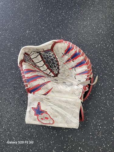 Used BRIANS JR GOALIE CATCHER Junior Goalie Catcher White 11849-S000042657
