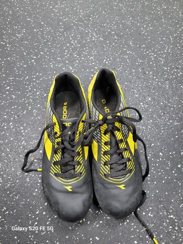 Used Diadora Soccer Cleats Black Youth 06.0 11849-S000042644