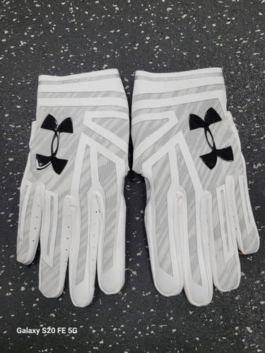 Used Under Armour SPOTLIGHT PRO FB Gloves White MD 11849-S000042609