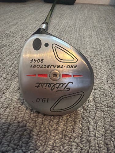 Men's 2004 Titleist 904 F Right Handed Fairway Wood Regular Flex 5 Wood Graphite Shaft (Used)