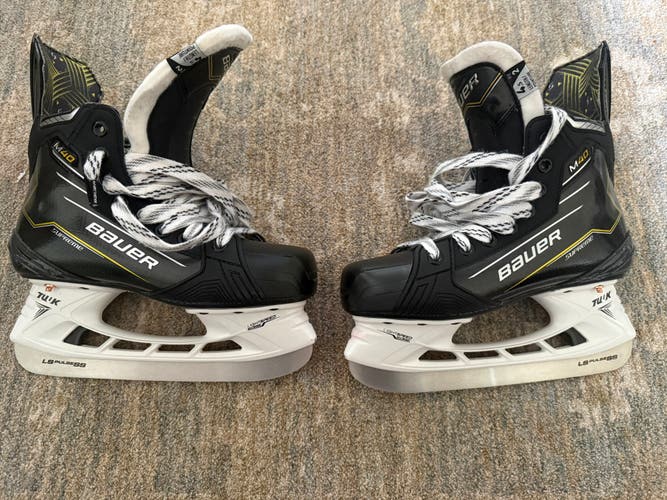 2024 Bauer Supreme M40 Hockey Skates Regular Width Size 4.5 (Used)