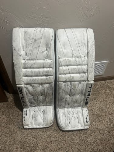 34" True Catalyst 9X3 Goalie Leg Pads Pro Stock (Used)