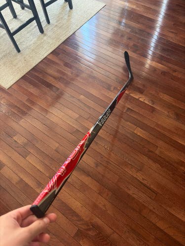 Senior Bauer Vapor Flylite Left Hand Hockey Stick P92 77 Flex (Used)