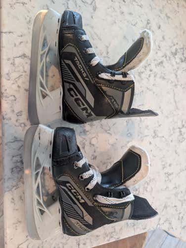 CCM Tacks AS-550 Youth Ice Hockey Skates - Size Youth 10 Regular