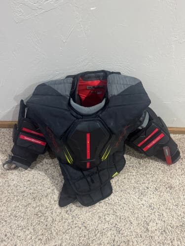 Small Bauer Vapor Hyperlite 2 Goalie Chest Protector Pro Stock (Used)