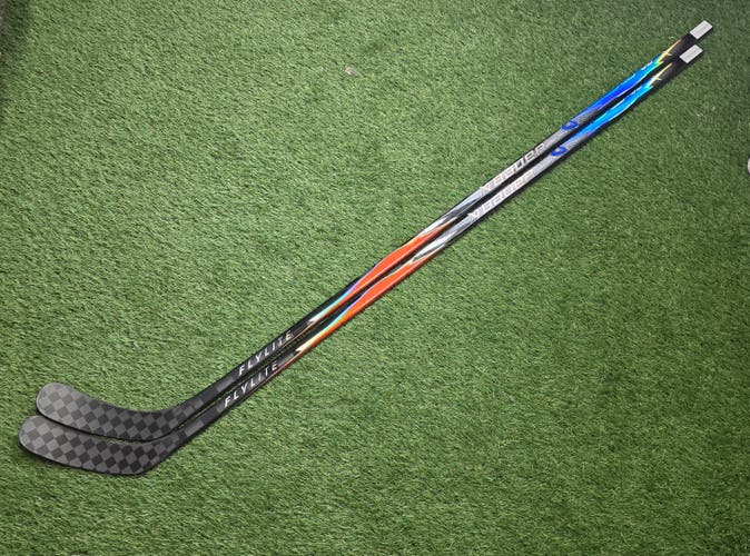 2 Pack-Senior Bauer Vapor Flylite Right Handed Hockey Stick P92 82 Flex Pro Stock (New)-2608032326-3