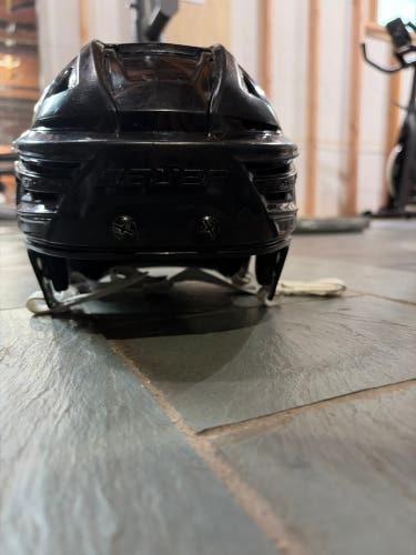 Medium Bauer Re-Akt 150 Helmet (Used)