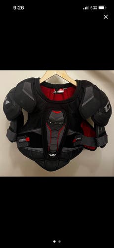 Men's Medium Senior CCM JetSpeed Xtra Shoulder Pads (Used)