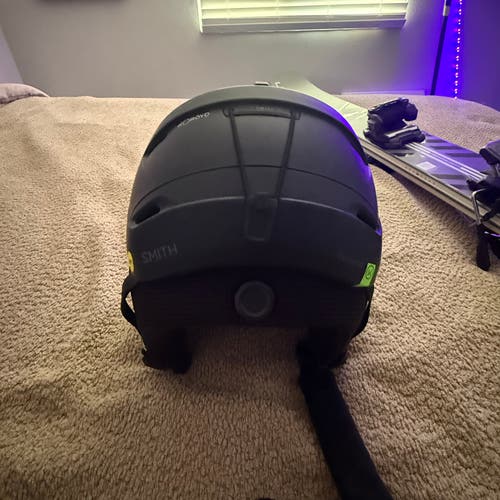 Large Smith Helmet (Used)
