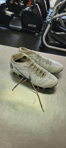 Used Nike Soccer Cleats White Senior 7.5 11497-S000160275