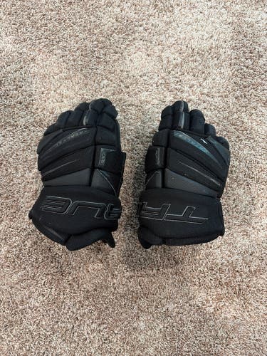 True Catalyst Gloves 13" (Used)