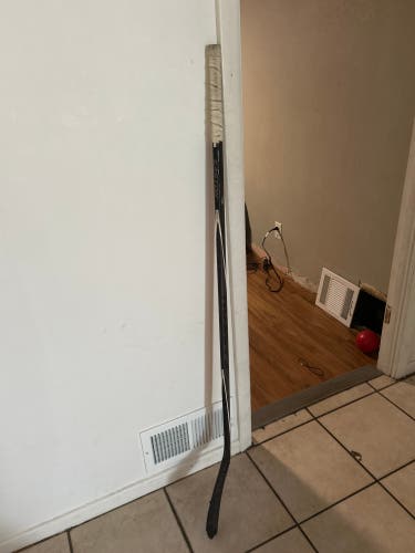 Junior Easton Synergy 60 Left Hand Hockey Stick 50 Flex (Used)