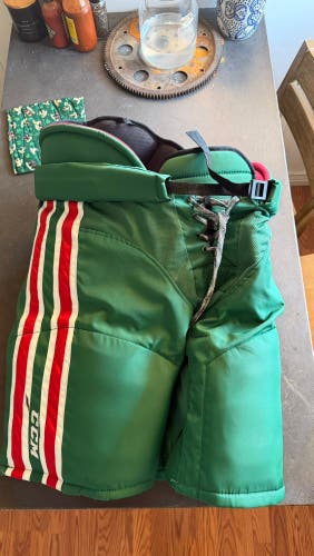 Men's Senior Large CCM HPUCLP Hockey Pants Pro Stock (Used)