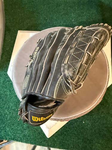 Wilson A9835 RH Pitcher's Baseball Glove 12" (Used)