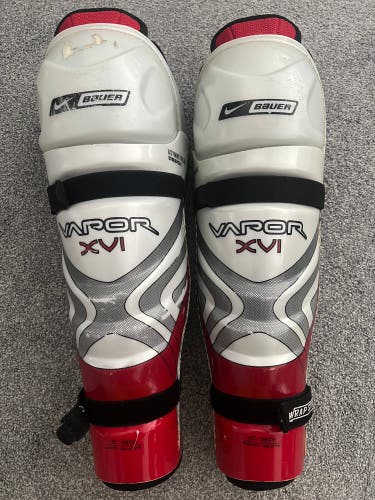 Senior Bauer Vapor XVI 15" Shin Pads (Used)